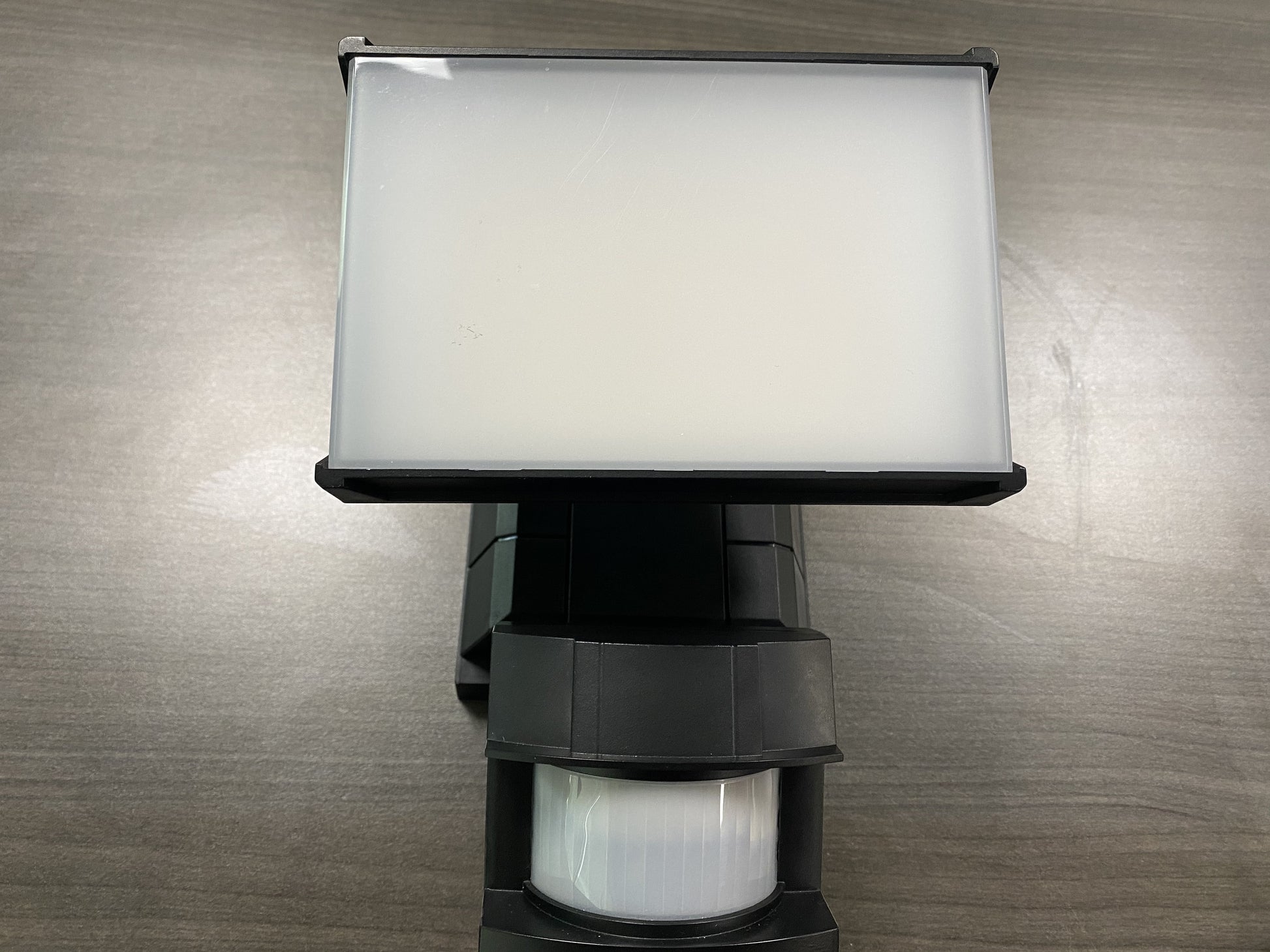 One Head Adjustable LED Solar Powered Motion Outdoor Security Flood Light, 1000 Lumens